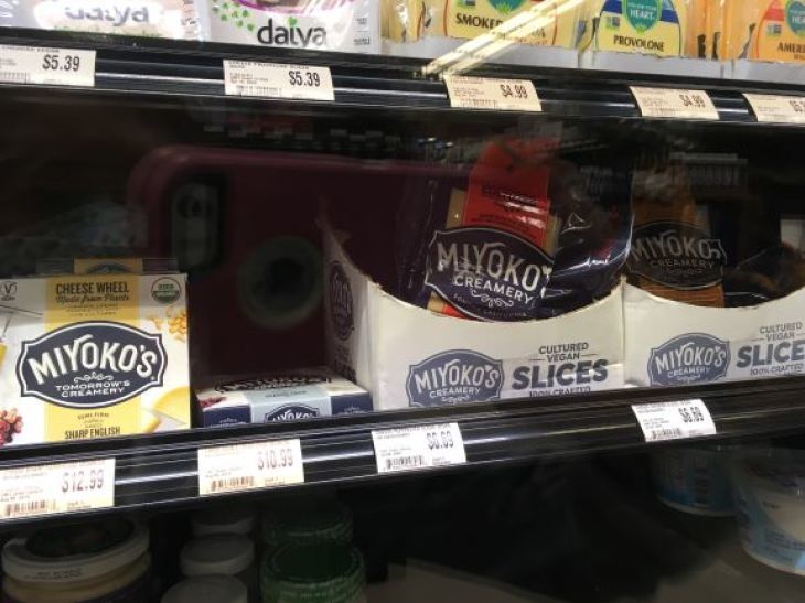 ダウンタウンの小さなスーパーマーケット Co-op Market Grocery & Deli_b0135948_15195758.jpg