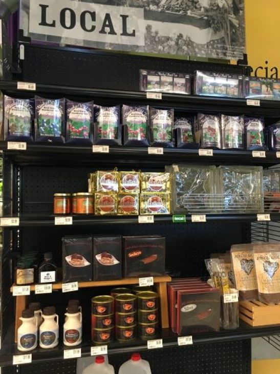 ダウンタウンの小さなスーパーマーケット Co-op Market Grocery & Deli_b0135948_15403261.jpg