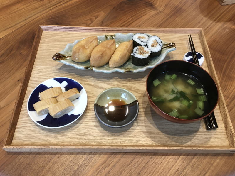 献立 いなり寿司 納豆巻き 玉子焼き 小松菜のお味噌汁 Kajuの 今日のお料理 簡単レシピ