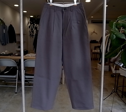 Graphpaper HARD TWILL TWO TUCK PANTS