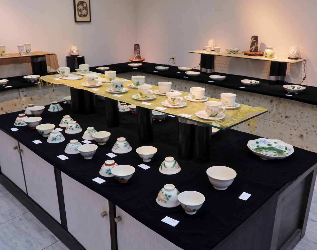 『三戸綾乃作陶展』から_c0305565_17253770.jpg