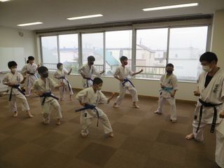 日曜空手 屯田教室 新琴似・新川教室 新しい仲間!_c0118332_13371023.jpg