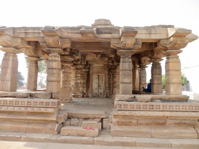 バーダーミ遺跡群（２）：Badami（２）　_f0157870_13213771.jpeg