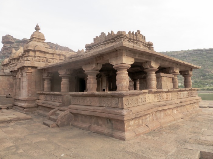 バーダーミ遺跡群（２）：Badami（２）　_f0157870_23485791.jpeg