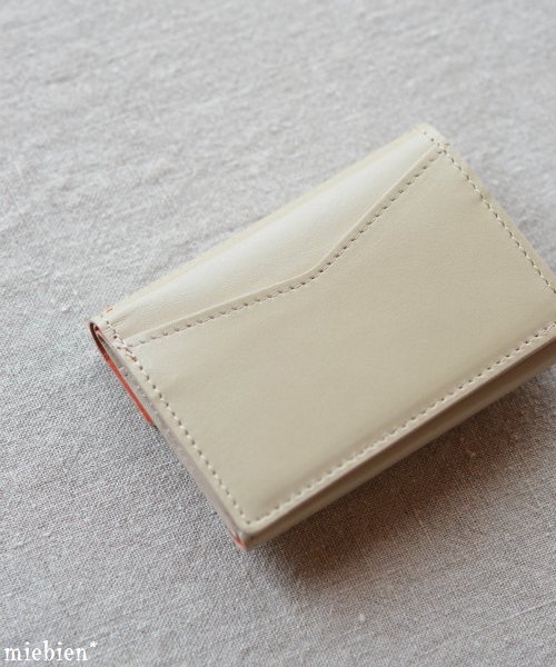 KURASHI&Trips PUBLISHING」の手の平サイズの本革財布 : ME?