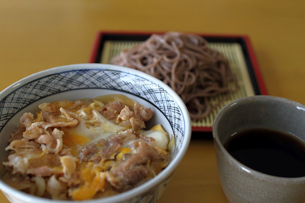 他人丼と笊蕎麦_e0220163_15553195.jpg