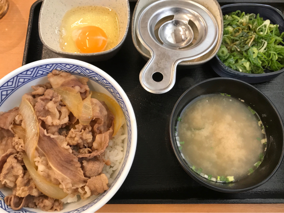 『吉野家の牛丼』_f0294672_09351200.jpg