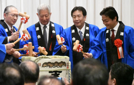 ポピュリズムの起動と操縦に難のある菅新政権 - カリスマ性と演出センスの欠如_c0315619_16203850.png