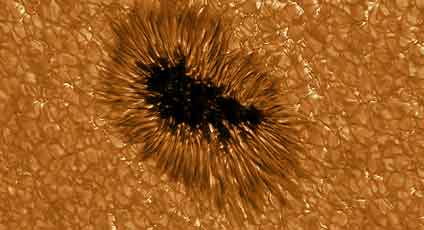 『史上最も詳細な太陽表面の写真』／　画像_b0003330_21422873.jpg