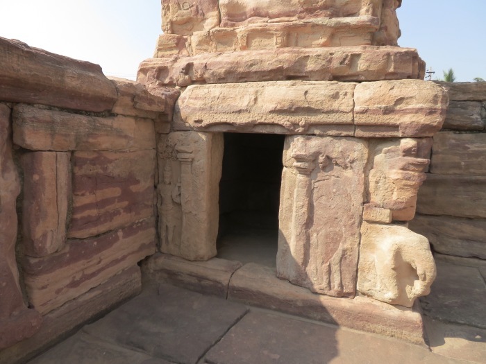 パッタダカル遺跡群（２）：Pattadakal、Badami（４）_f0157870_15301390.jpeg