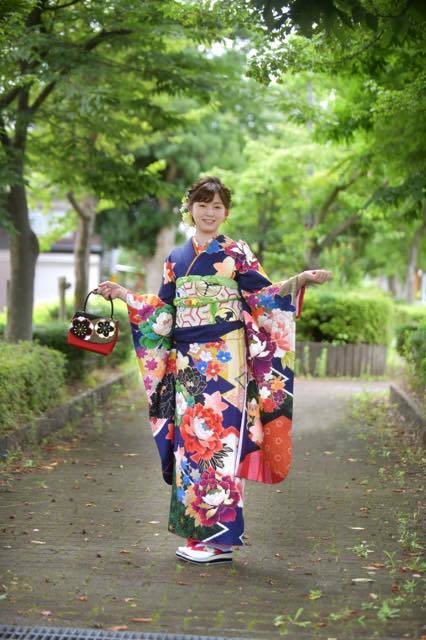 最近は成人前撮りにこられた方達との会話も....._b0194185_18580760.jpg