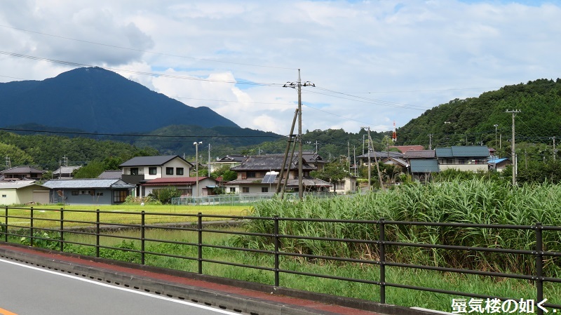 ｺﾐｯｸ「ゆるキャン△」舞台探訪013 甲斐大島駅 恵那の家へ・なでしこの家も 10巻54/55話_e0304702_18265770.jpg