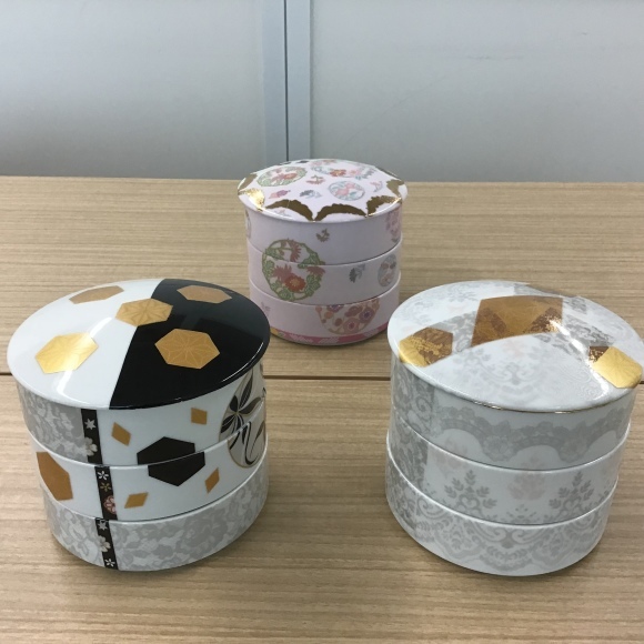 【ポーセラーツのお重作り】生徒さんの作品です♪_c0357605_14331524.jpeg