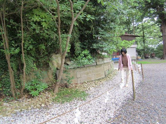 上総国の一宮玉前神社の玉砂利と講座の延期のお知らせ_a0237545_11434532.jpg