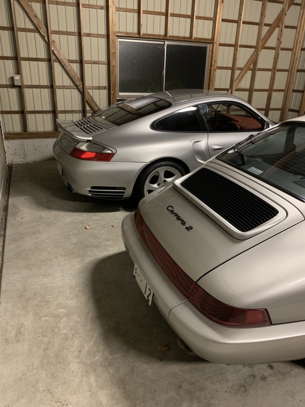 車庫内でのんびり〜。_d0365957_22223025.jpeg