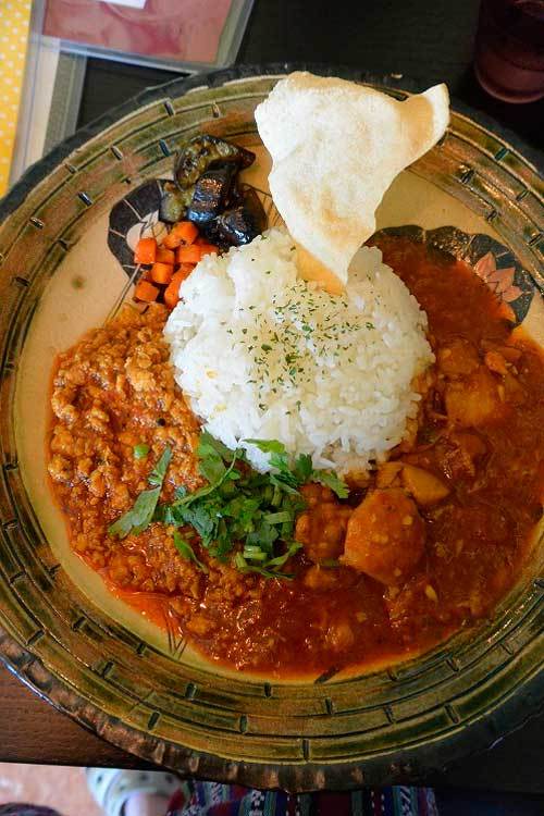 【(山梨グルメ)北杜市「麺とカレーのお店 かるみれんげ」・・・スパイスカレーがメインの家庭的エスニック料理店!!】_a0005436_13391911.jpg