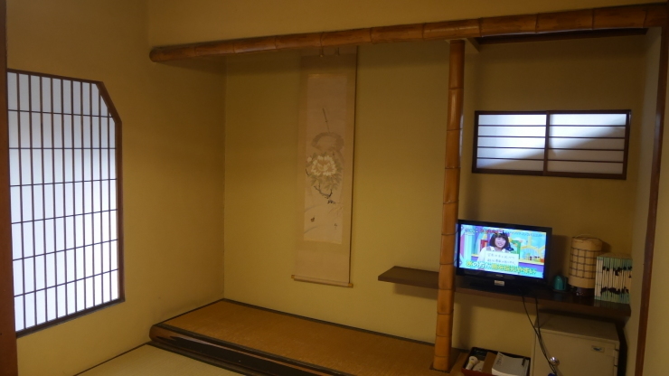 自家源泉を持つ創業当時からの木造三階の旅館―玉造温泉・湯元玉井館_a0385880_14290420.jpg