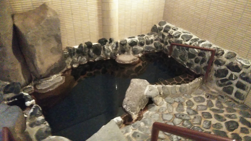 自家源泉を持つ創業当時からの木造三階の旅館―玉造温泉・湯元玉井館_a0385880_14304698.jpg