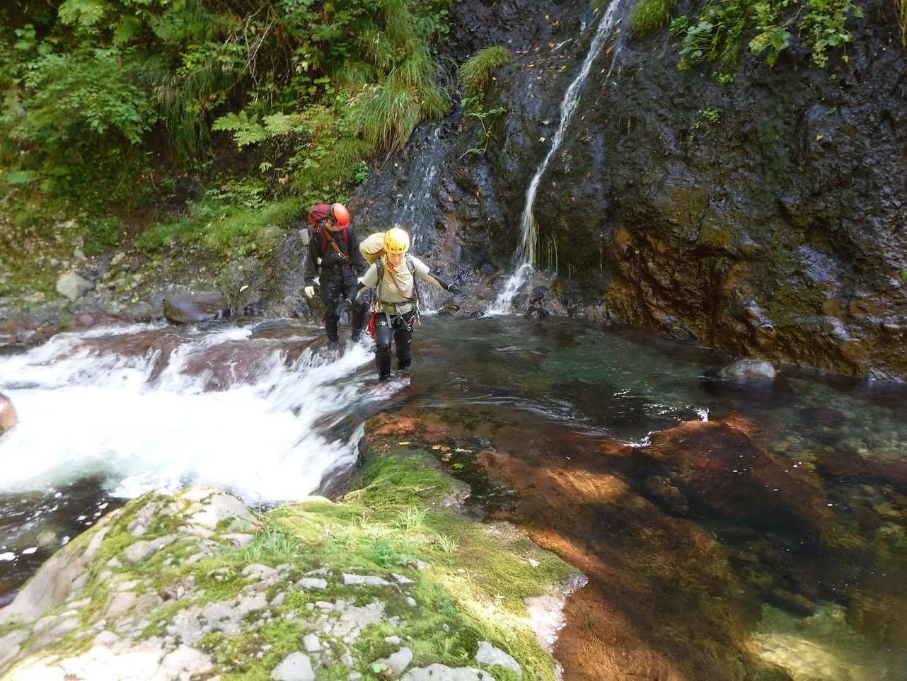 夏の終わりに余別川で沢登り_d0198793_00470421.jpg