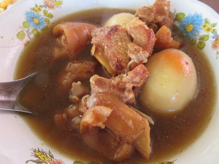 食ing情報 ローカル食堂の惣菜を堪能 マオマオ カンボジア