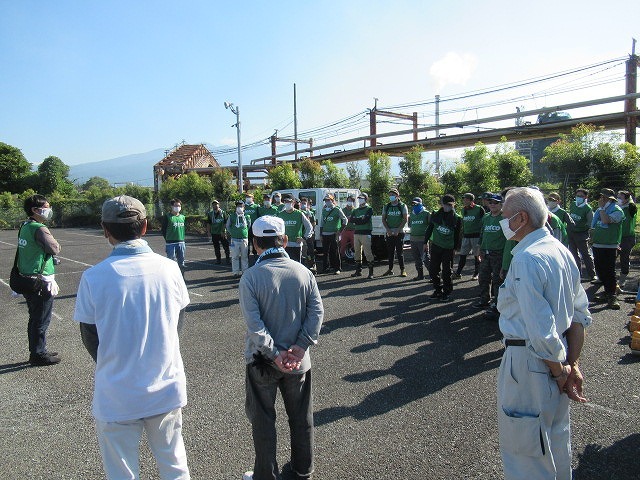 写真をアップし改めて 「とにかくバテた! 蒸し暑い中、滝川でヒガンバナの開花の前の草刈り清掃」_f0141310_20573826.jpg