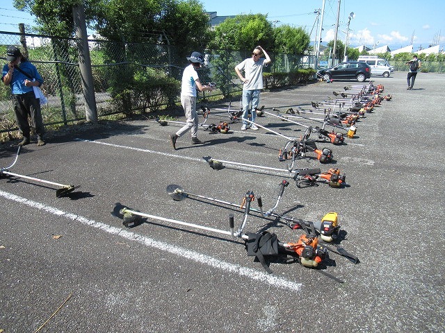 写真をアップし改めて 「とにかくバテた! 蒸し暑い中、滝川でヒガンバナの開花の前の草刈り清掃」_f0141310_20574450.jpg