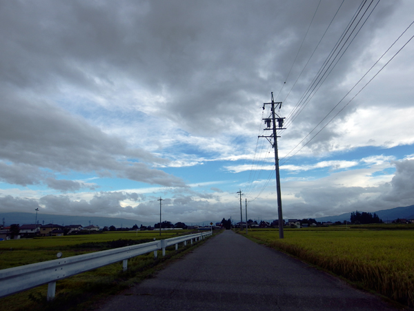 青空と雨雲_f0380464_21122575.jpg