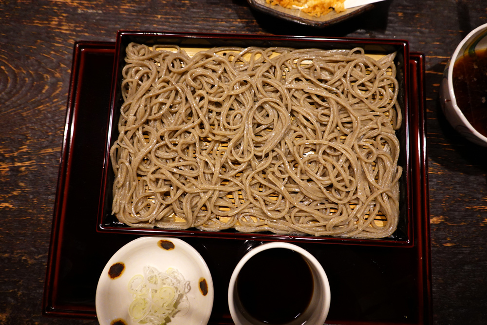 日暮れ前の蕎麦屋_e0277800_08201158.jpg