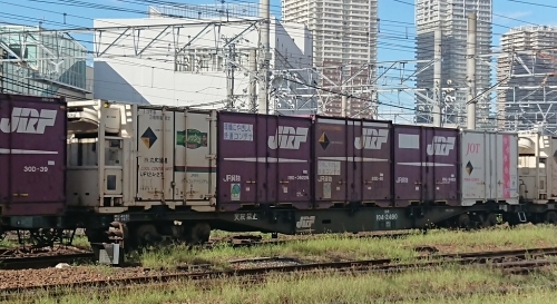 9/11隅田川着3054レのコキとコンテナ_f0203926_22414947.jpg
