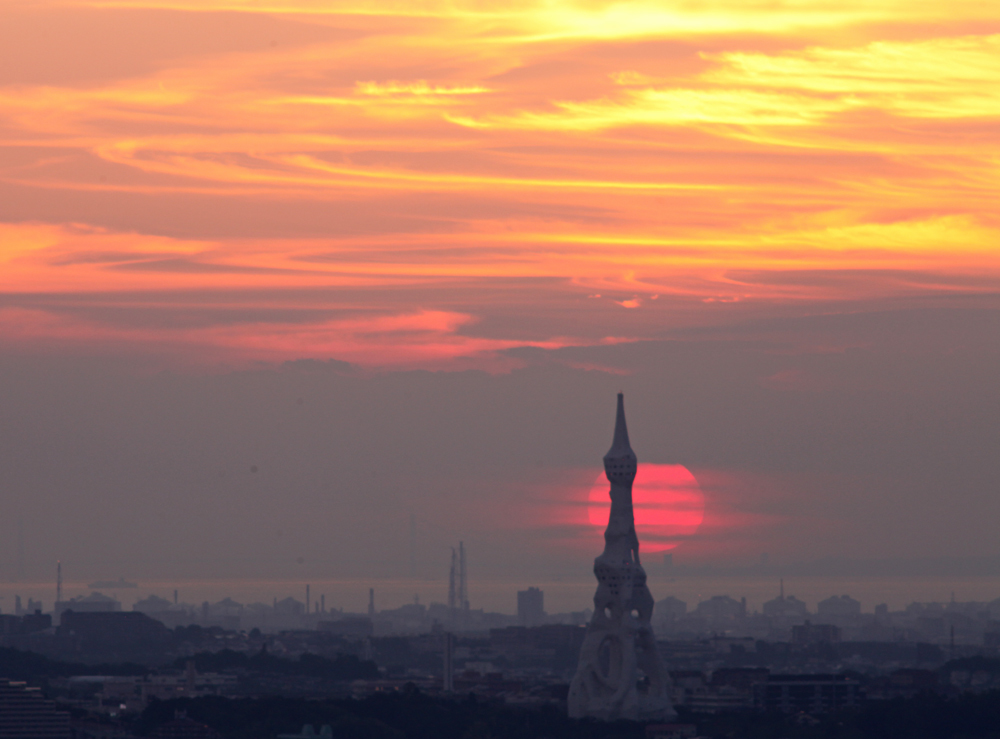 大阪　河南町　持尾　ＰＬ平和塔と夕日_c0108146_19255996.jpg