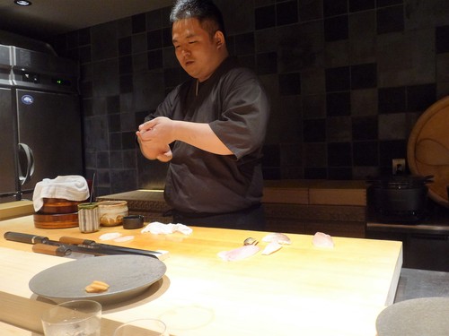 渋谷「熟成鮨 万」へ行く。_f0232060_1929060.jpg