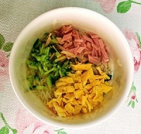 チワワ パールちゃん そうめんの季節も終わりだね。_b0213357_15261691.jpg