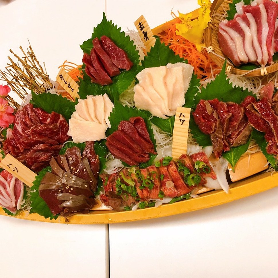 三島市 馬刺し居酒屋 虎丸 いろんな部位の馬刺しが出てきます 白い羽 彡静岡県東部情報発信 Pipipi 三島市 馬刺し居酒屋 虎丸 いろんな部位の馬刺しが出てきます 白い羽 彡静岡県東部情報発信 Pipipi