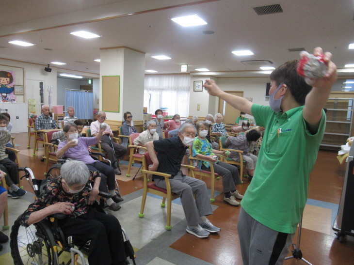 座ったままできる 簡単な運動_d0170019_16292005.jpg