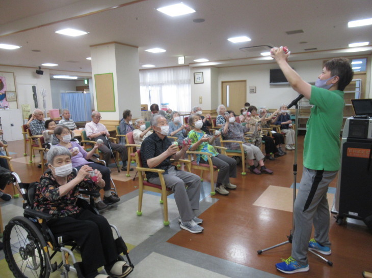 座ったままできる 簡単な運動_d0170019_16382534.jpg
