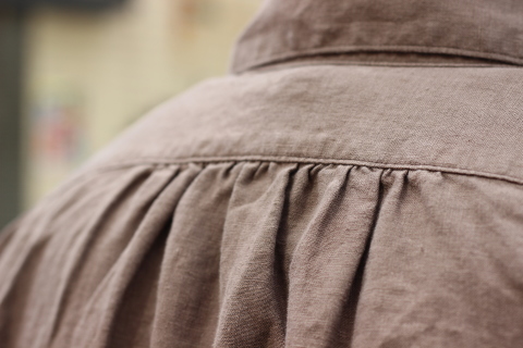 「WORKERS」 年中楽しめ経年変化も楽しめる \"LINEN SHIRT\" ご紹介_f0191324_07500936.jpg
