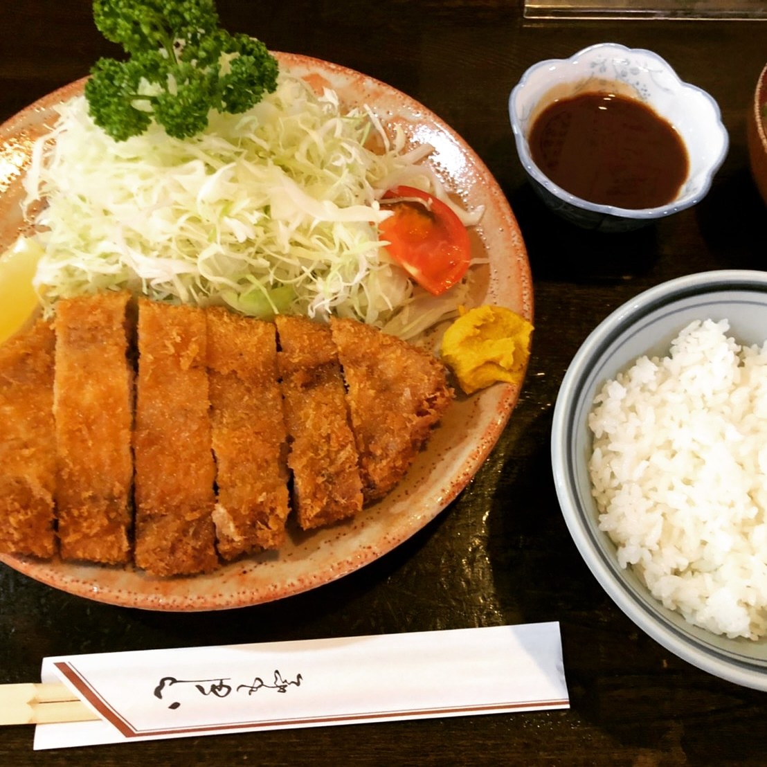 沼津市 とんかつ 花むら ボリューム満点のとんかつ定食１１００円 白い羽 彡静岡県東部情報発信 Pipipi