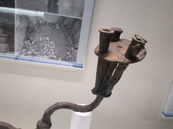 福津市の手光古墳群の南2号墳・飛鳥寺塔心礎出土品と同じ蛇行状鉄器が出土した_a0237545_12185489.jpg