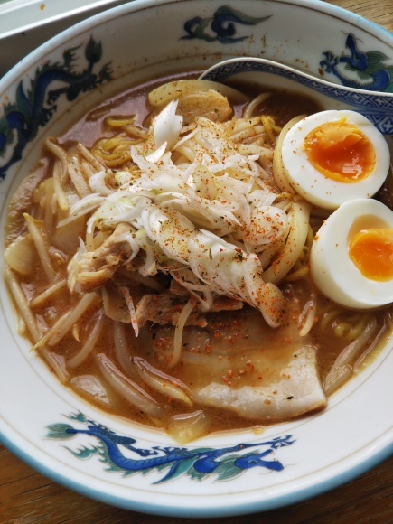 すだちスカッシュと味噌ラーメン_f0316507_20314114.jpg