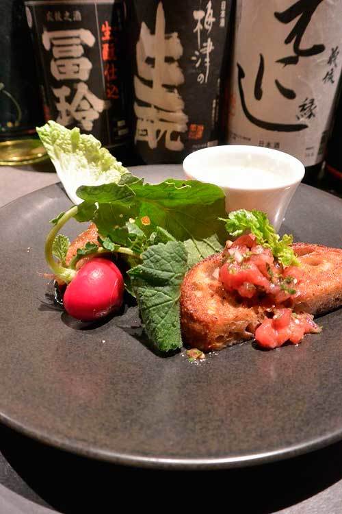 【(山梨グルメ)韮崎市 アメリカヤ横丁「コワン」にて滋賀のコアな日本酒を燗で!!】_a0005436_21373743.jpg