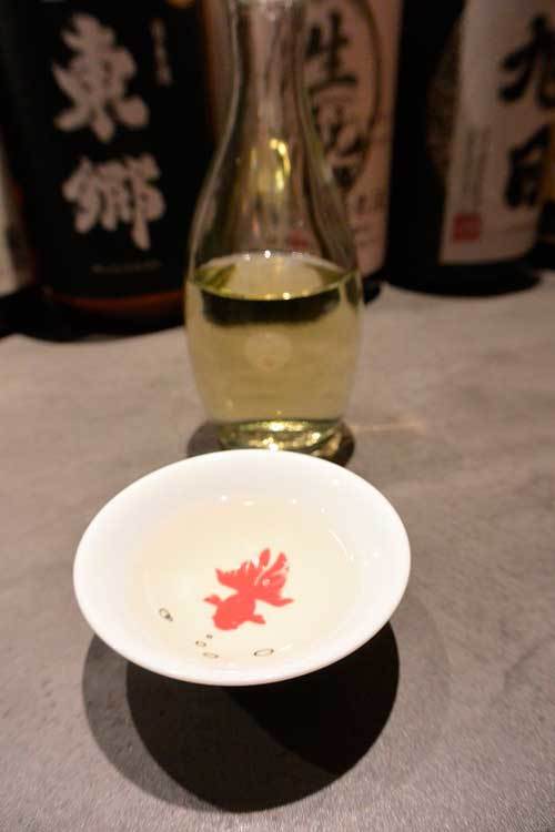 【(山梨グルメ)韮崎市 アメリカヤ横丁「コワン」にて滋賀のコアな日本酒を燗で!!】_a0005436_21391653.jpg