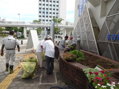 ガーデンふ頭総合案内所前花壇の植替えR2.9.14_d0338682_10155593.jpg