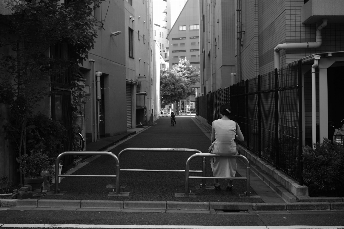 まるでデッサンのよう_e0025893_16050755.jpg