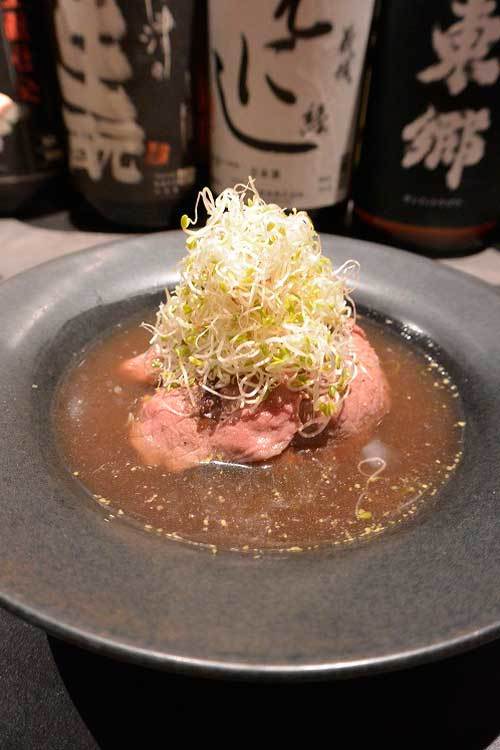 【(山梨グルメ)韮崎市 アメリカヤ横丁「コワン」にて滋賀のコアな日本酒を燗で!!】_a0005436_10590907.jpg