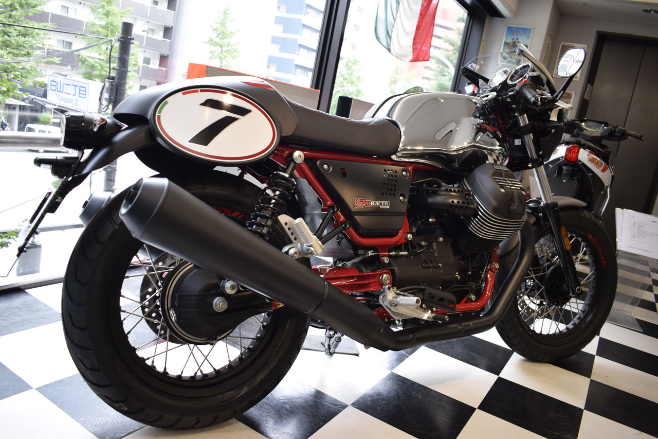 MOTO GUZZI V7 III Racer 10th ANNIVERSARY　入荷！_d0099181_11002578.jpg