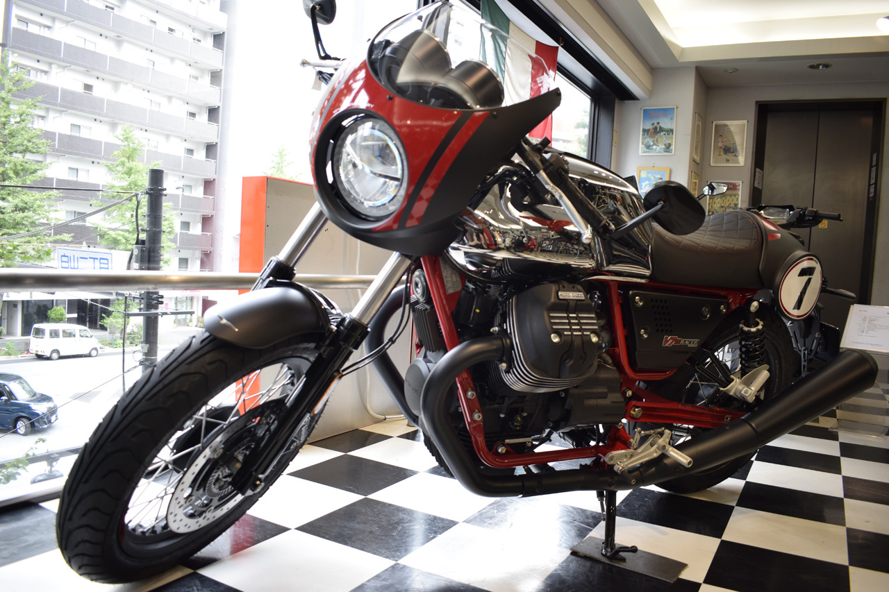 MOTO GUZZI V7 III Racer 10th ANNIVERSARY　入荷！_d0099181_11035594.jpg