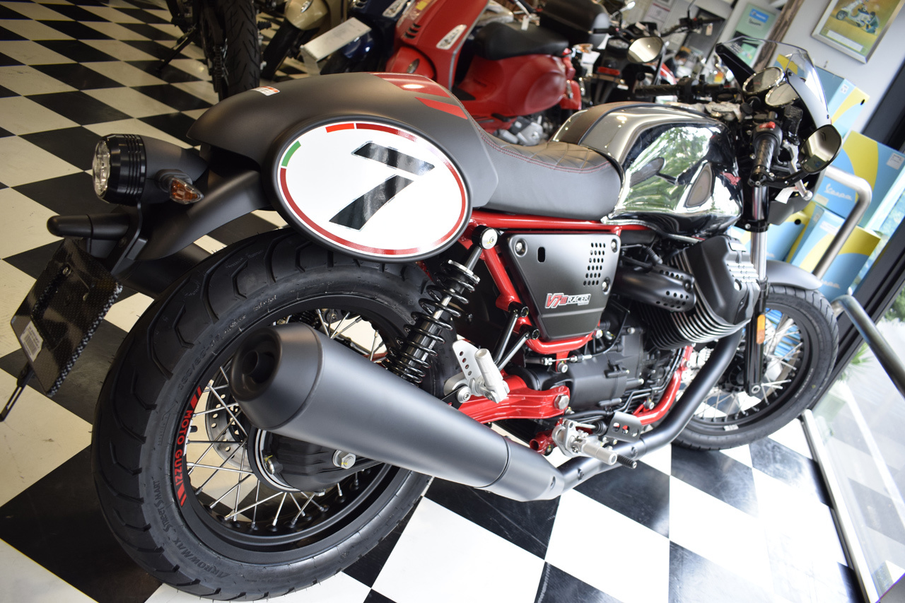 MOTO GUZZI V7 III Racer 10th ANNIVERSARY　入荷！_d0099181_11252522.jpg