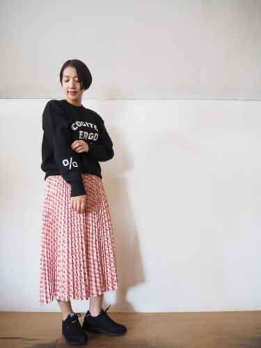 トーマスさんのLip print skirt_e0357389_16001366.jpg
