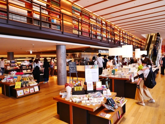 和歌山市民図書館　　２０２０-１０-０２　００：００_b0093754_22564453.jpg
