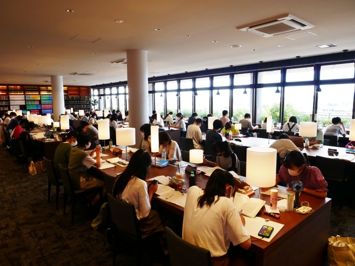和歌山市民図書館　　２０２０-１０-０２　００：００_b0093754_22592559.jpg